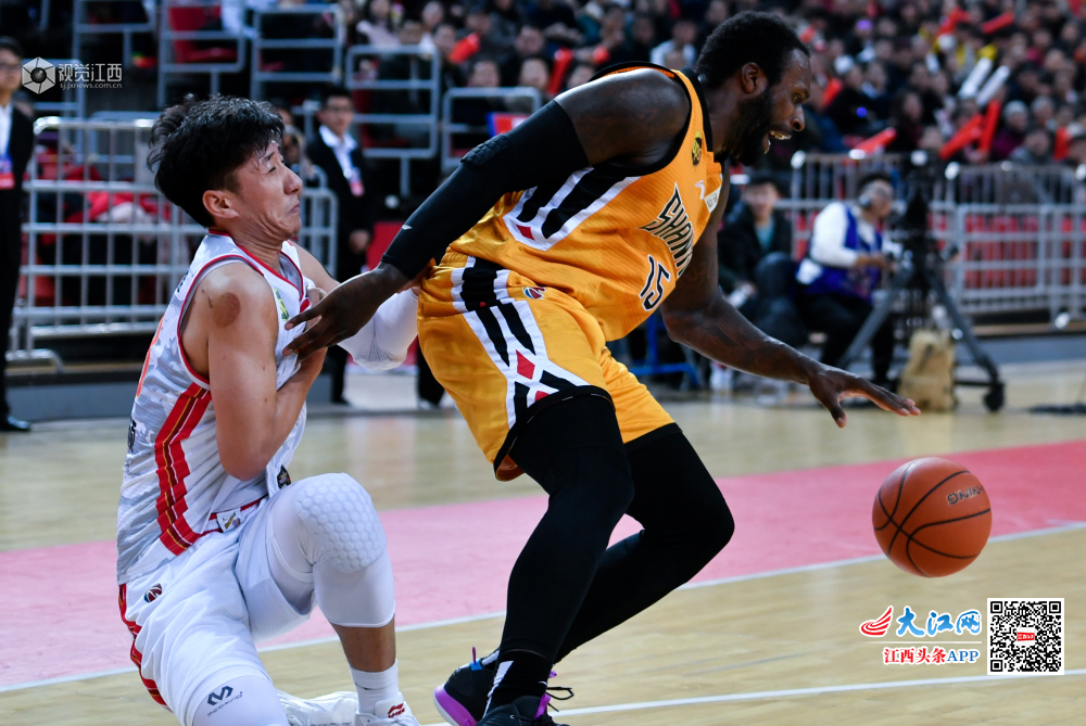 希腊男篮翻盘西班牙男篮，汉密尔顿惊艳世界