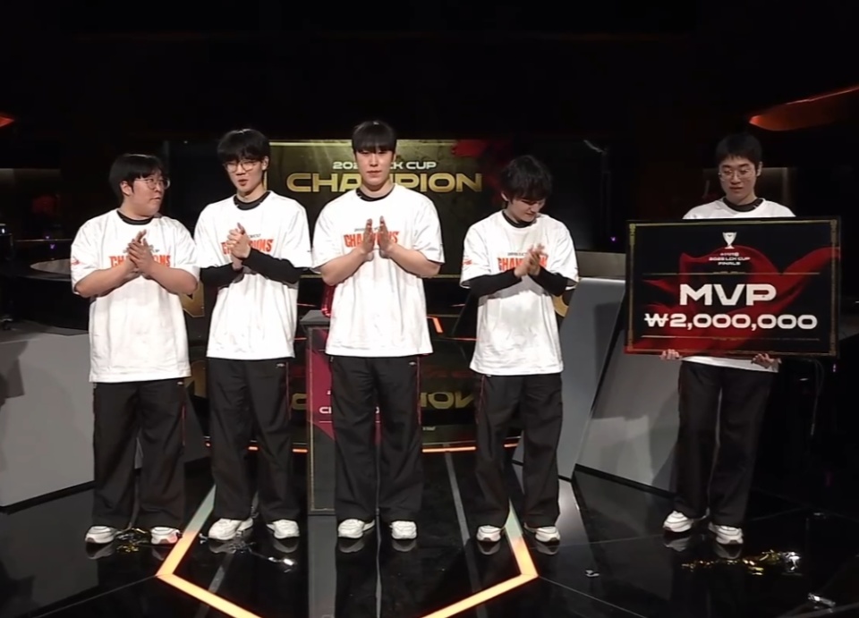 JDGaming险胜HLE,Tarzan惊艳世界的简单介绍 JDGaming险胜HLE,Tarzan惊艳世界的简单介绍