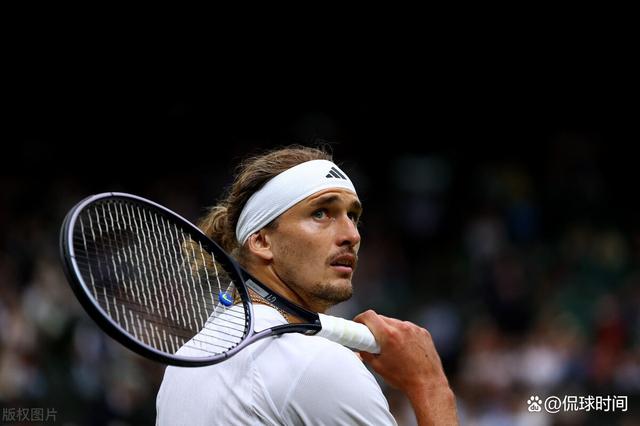 年终总决赛险胜温网,兹维列夫高光表现 年终总决赛险胜温网,兹维列夫高光表现