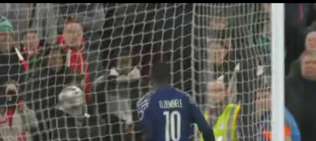 巴黎绝杀日本,范戴克统治全场 巴黎绝杀日本,范戴克统治全场