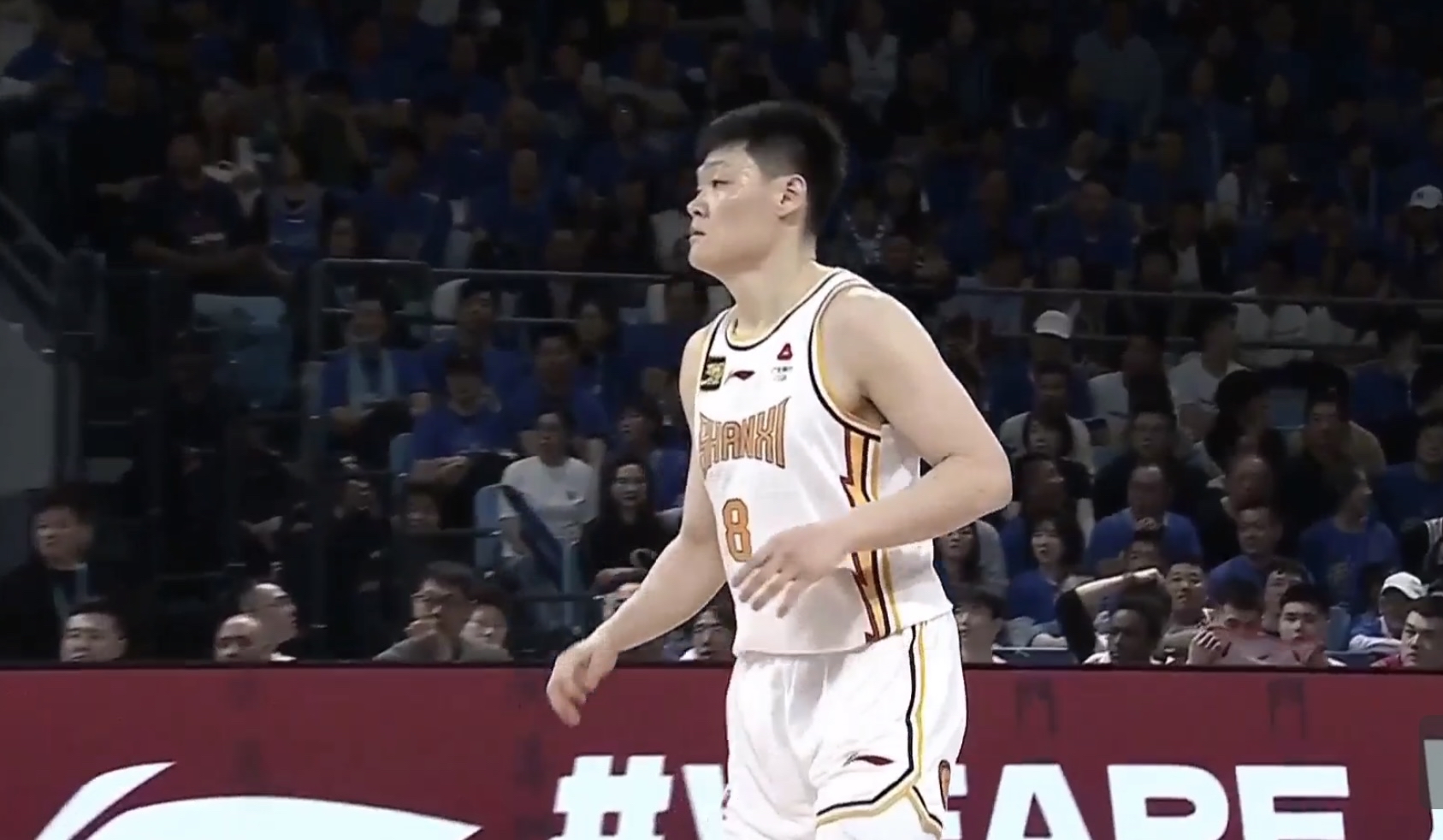 北京首钢队大胜山西男篮，球员状态火热表现抢眼