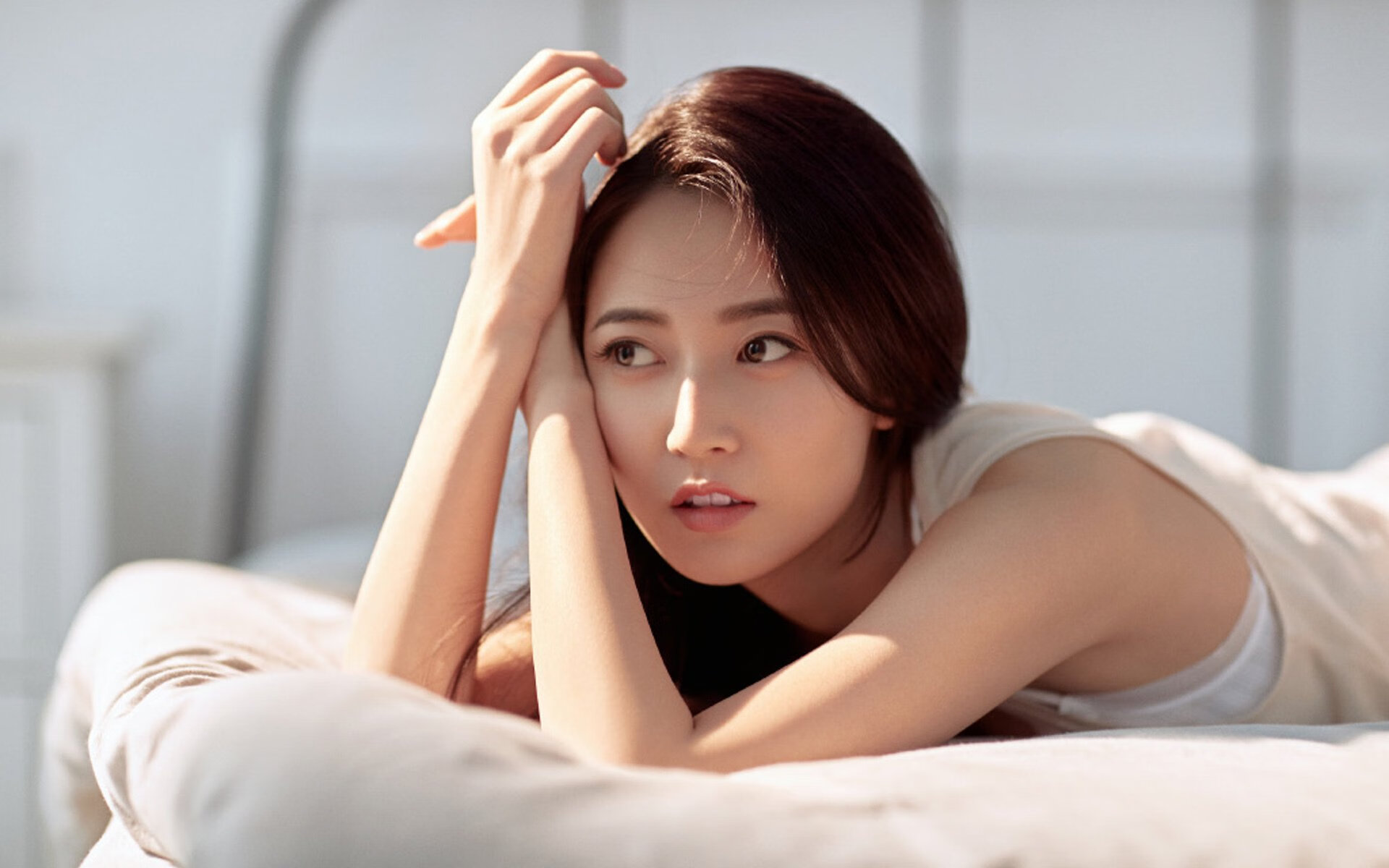 当铁骑碾过三狮,孤勇者正托起富士山